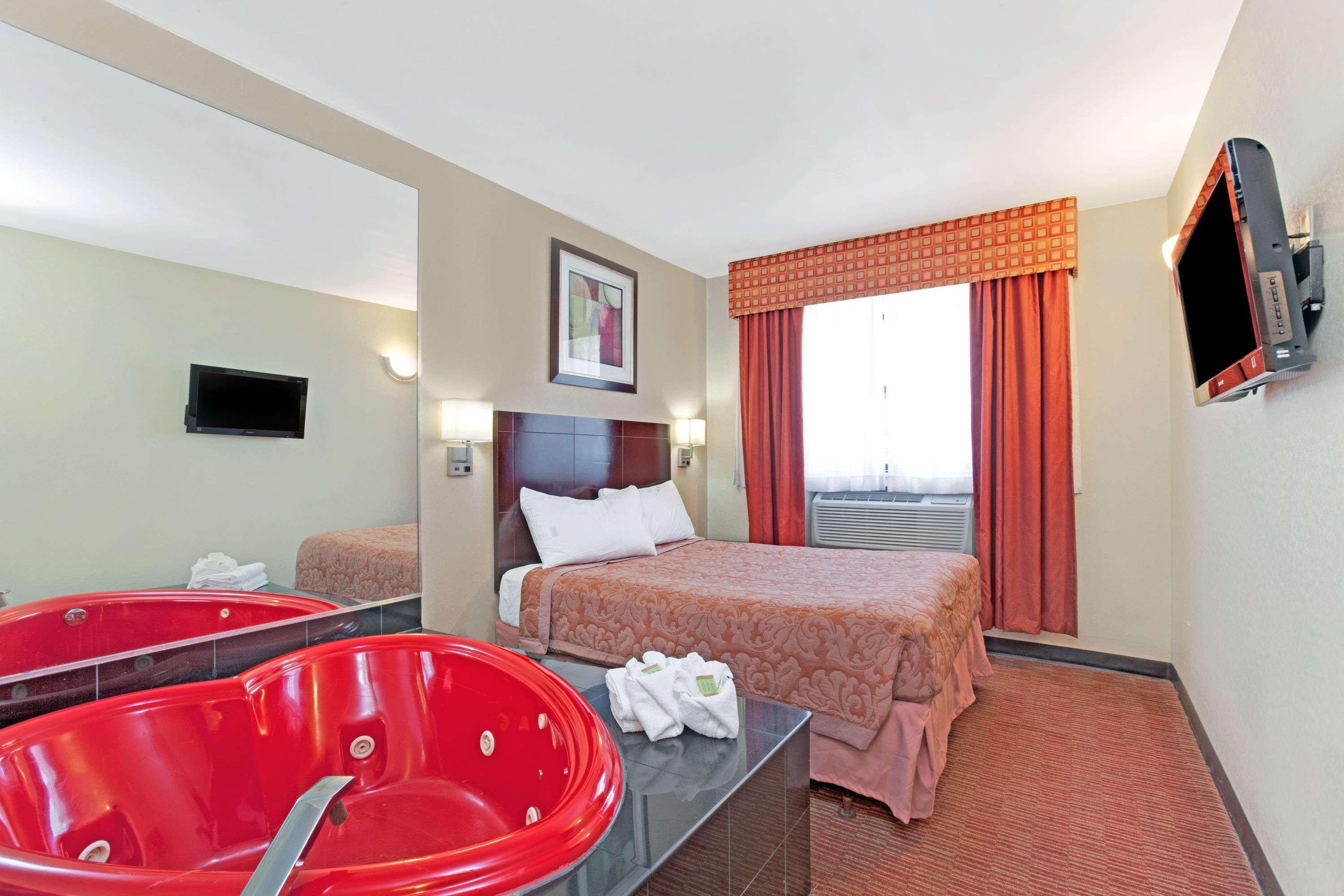 Super 8 By Wyndham Long Island City Lga Hotel Нью-Йорк Екстер'єр фото