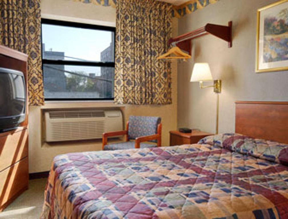 Super 8 By Wyndham Long Island City Lga Hotel Нью-Йорк Номер фото